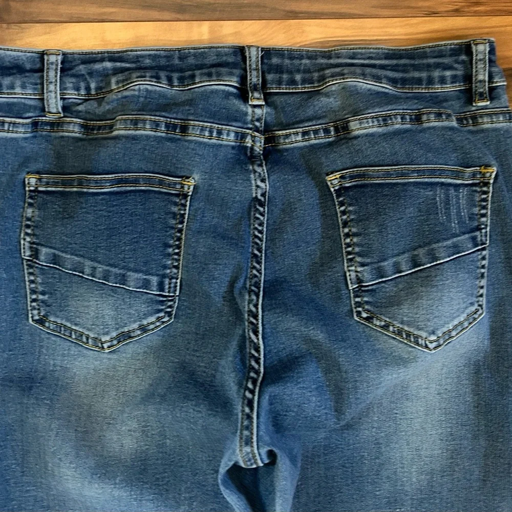 Charlie B Women's Embroidered Southern Western Cuff Jeans Dark Blue Wash Size 32 - Picture 11 of 16